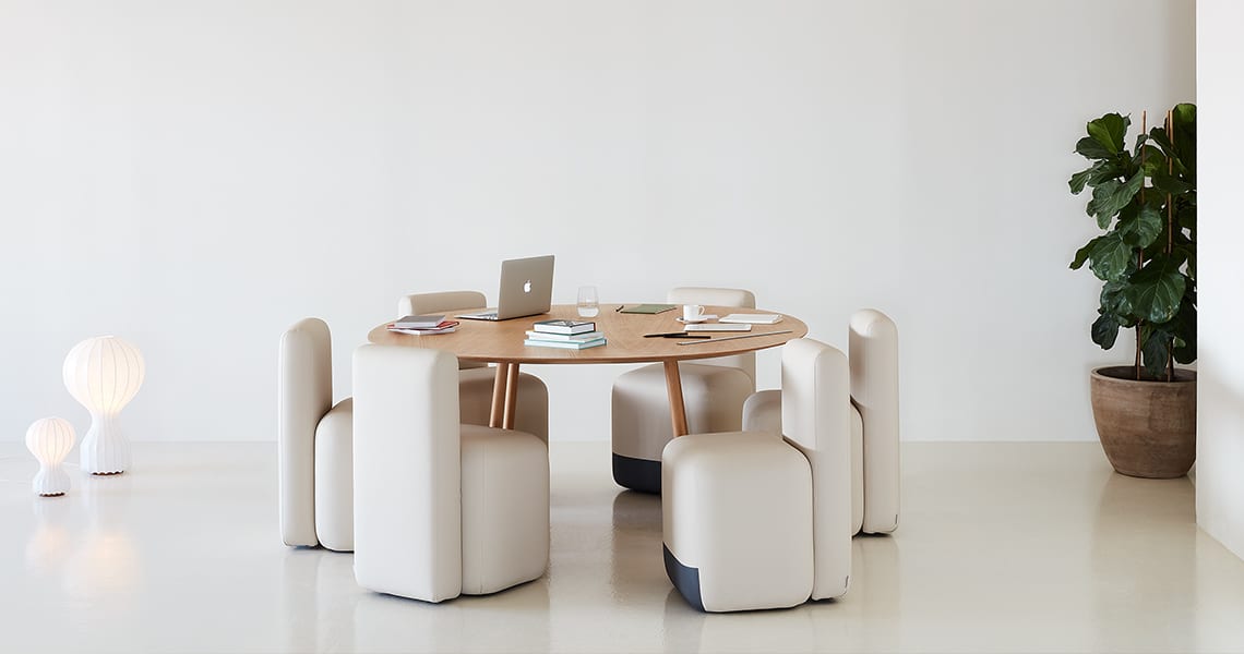 Season chair, with casters